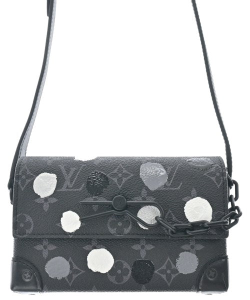 LOUIS VUITTON Shoulder bags