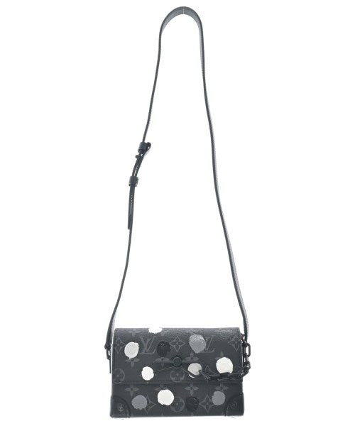 LOUIS VUITTON Shoulder bags