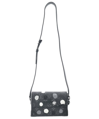 LOUIS VUITTON Shoulder bags