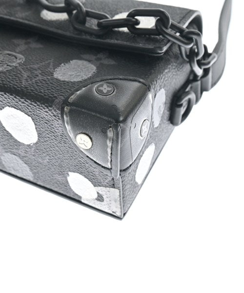 LOUIS VUITTON Shoulder bags