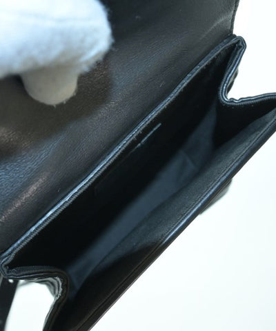 LOUIS VUITTON Shoulder bags