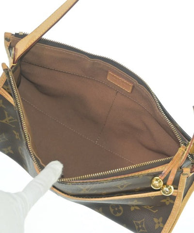 LOUIS VUITTON Shoulder bags
