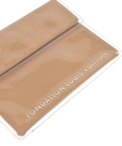 LOUIS VUITTON Clutches