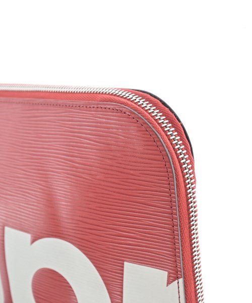 LOUIS VUITTON Clutches