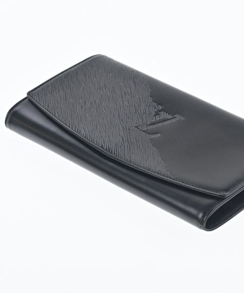 LOUIS VUITTON Clutches