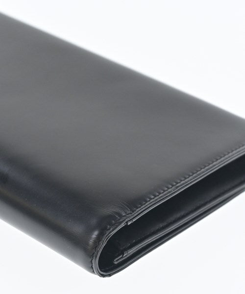 LOUIS VUITTON Clutches