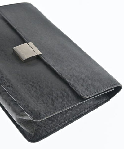 LOUIS VUITTON Clutches