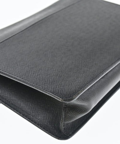 LOUIS VUITTON Clutches