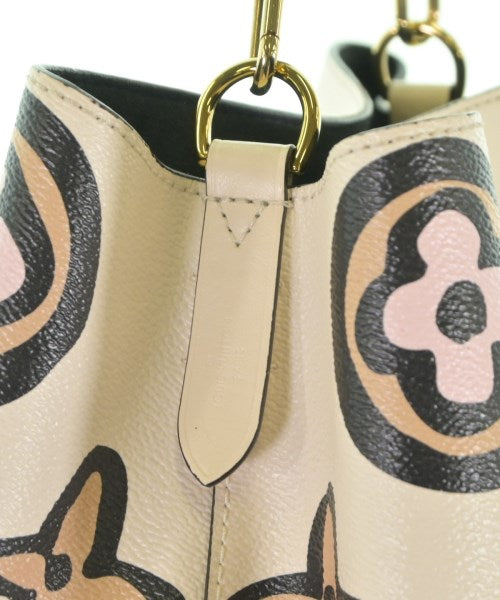 LOUIS VUITTON Shoulder bags