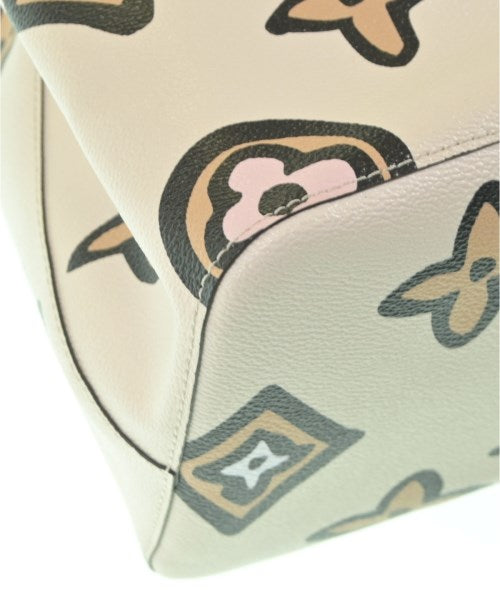 LOUIS VUITTON Shoulder bags