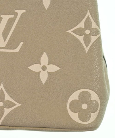 LOUIS VUITTON Shoulder bags