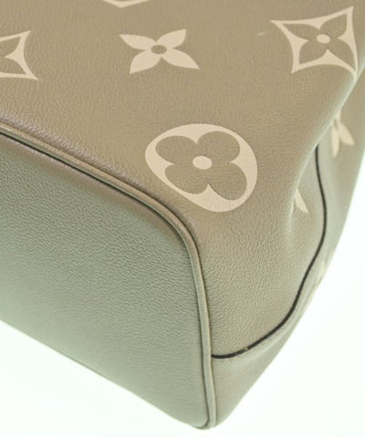 LOUIS VUITTON Shoulder bags