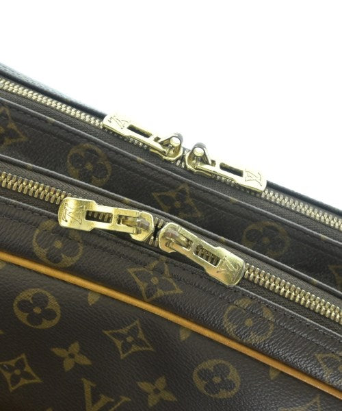 LOUIS VUITTON Shoulder bags