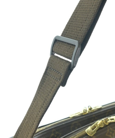 LOUIS VUITTON Shoulder bags