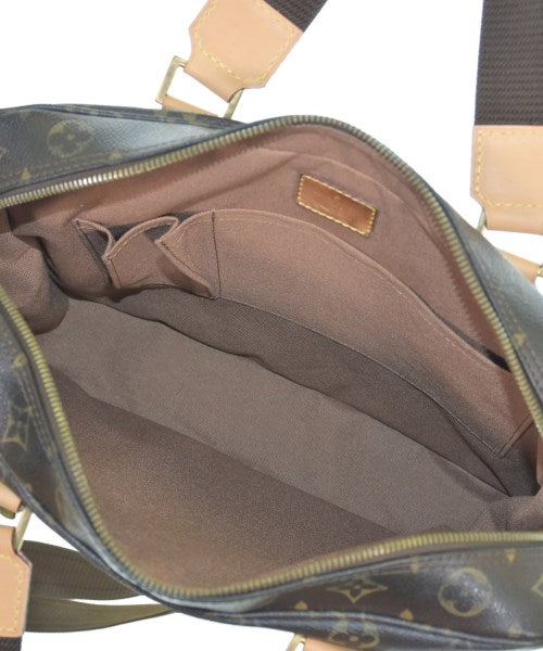 LOUIS VUITTON Shoulder bags