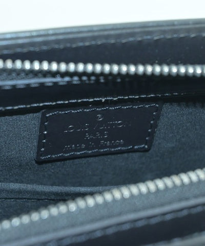 LOUIS VUITTON Shoulder bags