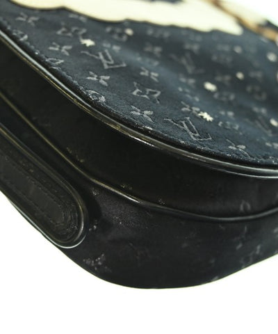 LOUIS VUITTON Shoulder bags