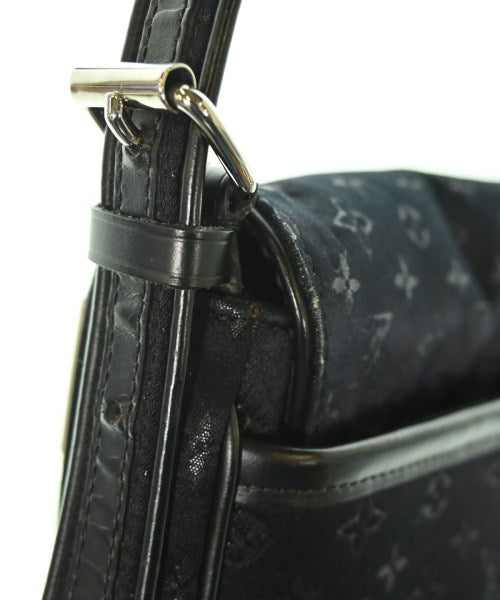LOUIS VUITTON Shoulder bags