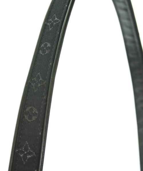 LOUIS VUITTON Shoulder bags