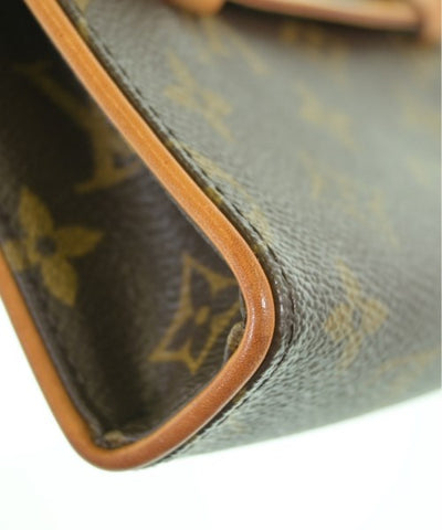 LOUIS VUITTON Shoulder bags