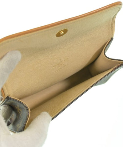 LOUIS VUITTON Shoulder bags