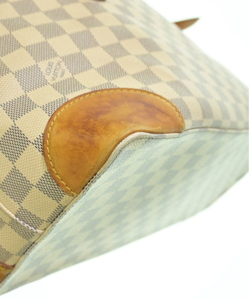 LOUIS VUITTON Shoulder bags