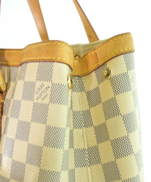 LOUIS VUITTON Shoulder bags