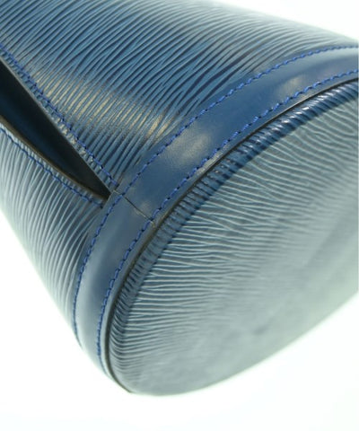 LOUIS VUITTON Shoulder bags