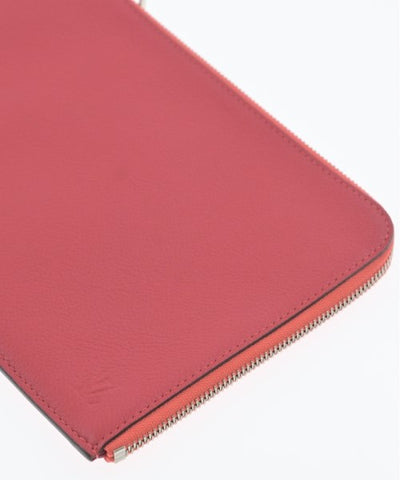 LOUIS VUITTON Clutches