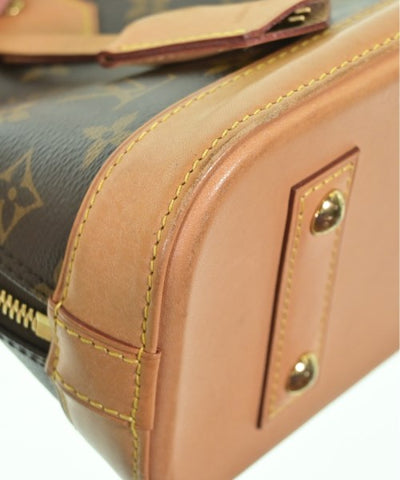 LOUIS VUITTON Shoulder bags