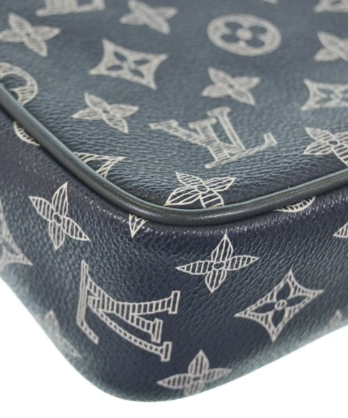 LOUIS VUITTON Shoulder bags