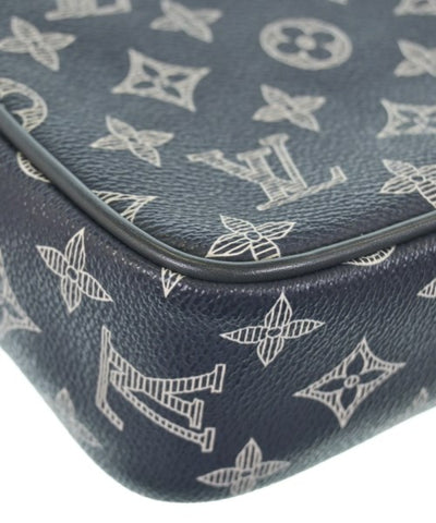 LOUIS VUITTON Shoulder bags