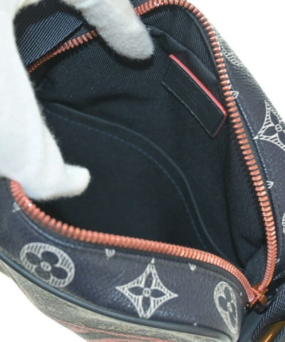 LOUIS VUITTON Shoulder bags