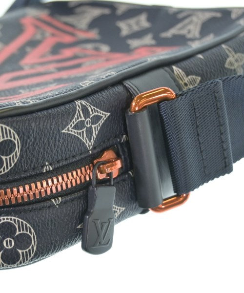 LOUIS VUITTON Shoulder bags