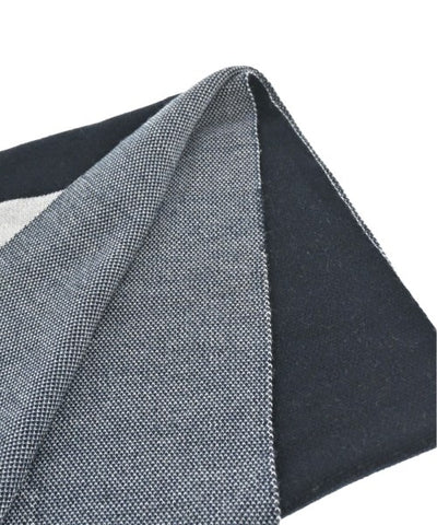 HUGO BOSS Winter scarves