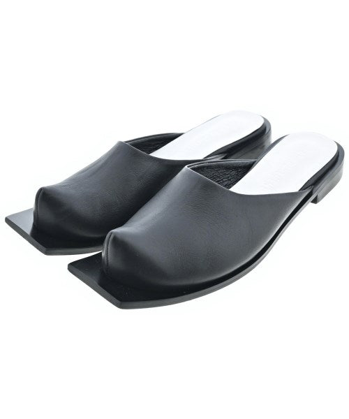 FLAT APARTMENT Sandals