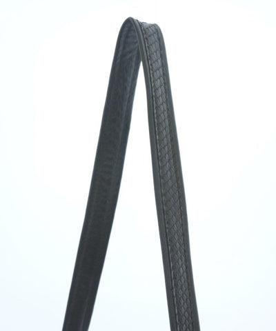 Laura B Shoulder bags