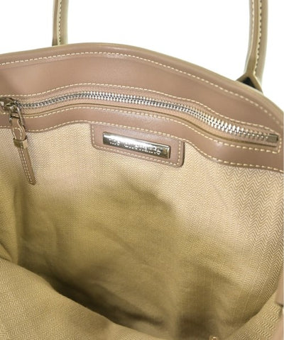 The Dilettante Totes