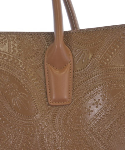 the dilettante Totes