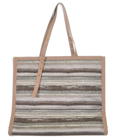 the dilettante Totes