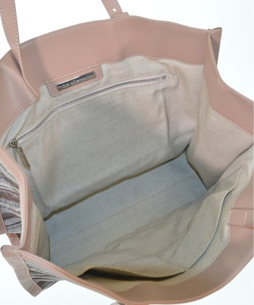 the dilettante Totes