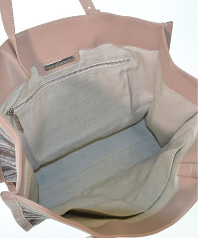 the dilettante Totes