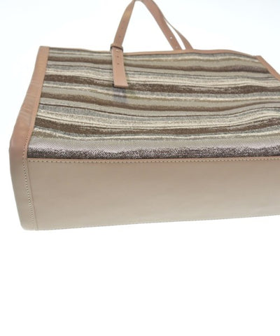 the dilettante Totes