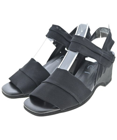 D'ICI Sandals