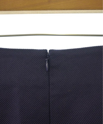 Untit_ Knee length skirts