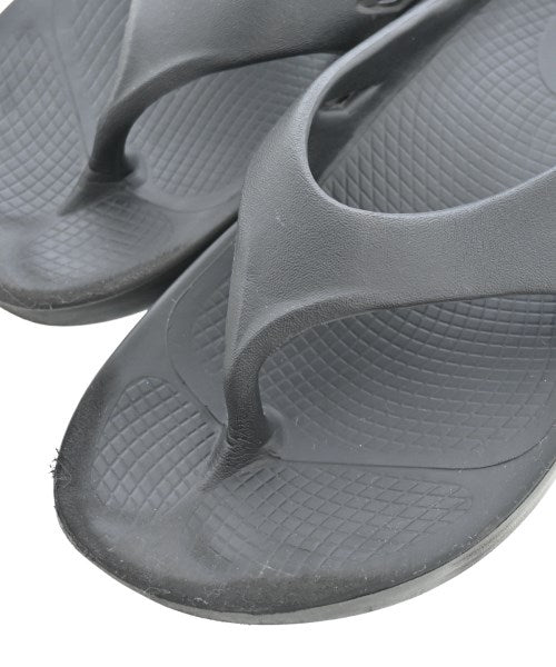 OOFOS Sandals