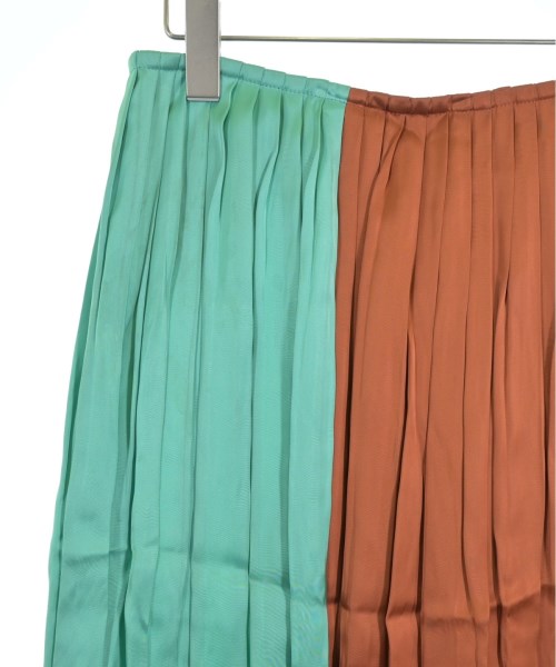 PLAN C Knee length skirts