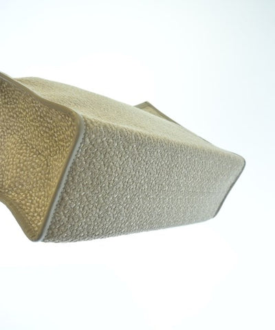 A VACATION Shoulder bags