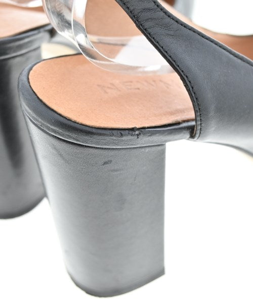 NEWMAN Pumps/Heels