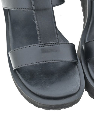 THE PAUSE Sandals